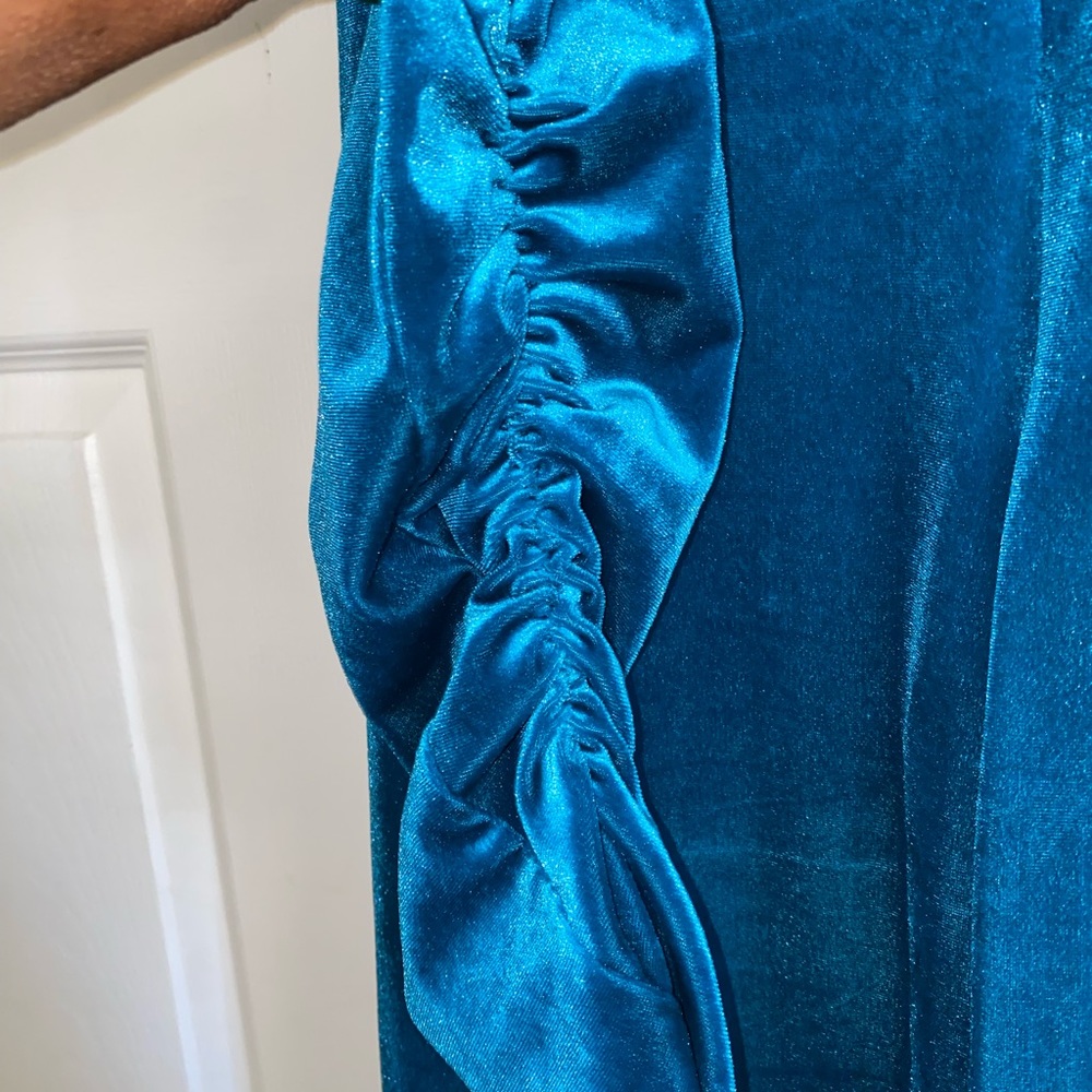 Dress - Picture 6 of 9